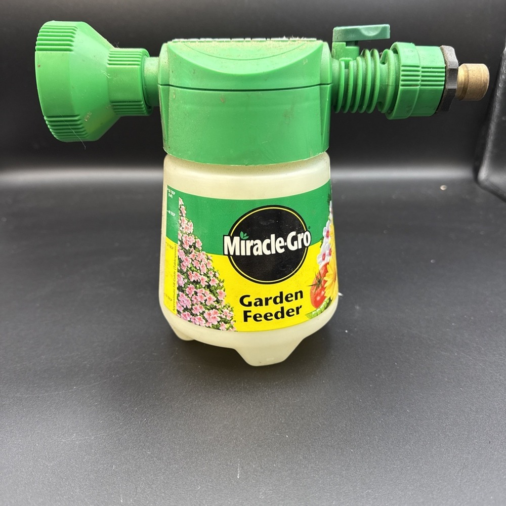 Vtg Miracle-Gro Garden Feeder & Lawn Sprayer Hose Attachment